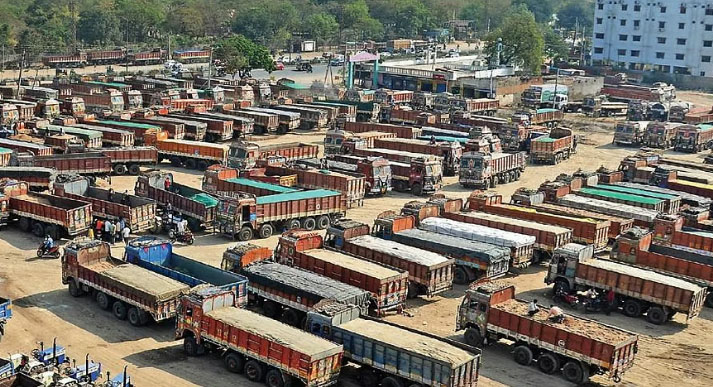 ಬೆಲೆ ಏರಿಕೆ ವಿರುದ್ಧ ಸಮರ: ಮಧ್ಯರಾತ್ರಿಯಿಂದಲೇ ಲಾರಿ ಮಾಲೀಕರ ಸಂಘ ಮುಷ್ಕರ