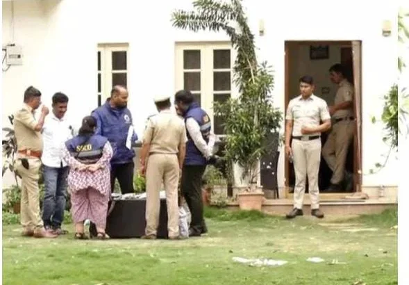 fd041b7f99190ac0a2289dbdd73c26937c29a05dfcfbbe0b9f81a78d0fb468c9