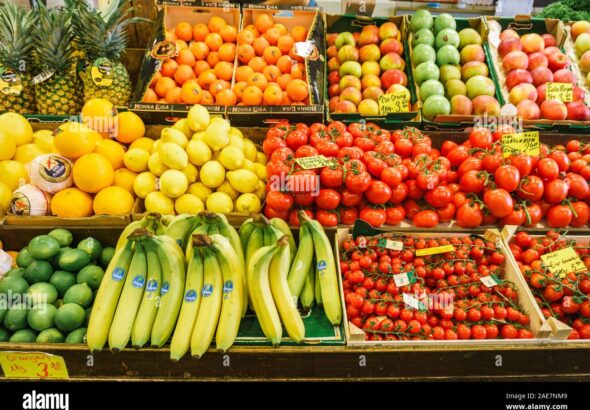 fruit-and-vegetable-market-lots-of-different-fresh-fruits-and-vegetables-2AE7NM9