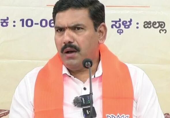 ಕಾಲ್ತುಳಿತದಲ್ಲಿ ಮೃತಪಟ್ಟವರ ಕುಟುಂಬಸ್ಥರ ಭಾವನೆ ತಿಳಿಸಲು ಸಿಎಂಗೆ ಬಹಿರಂಗ ಪತ್ರ: ಬಿ.ವೈ.ವಿಜಯೇಂದ್ರ