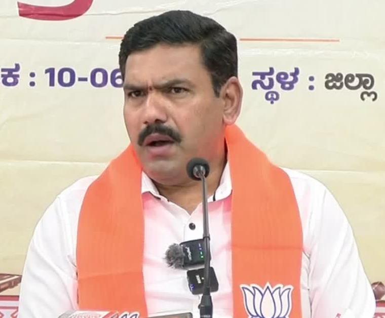 ಕಾಲ್ತುಳಿತದಲ್ಲಿ ಮೃತಪಟ್ಟವರ ಕುಟುಂಬಸ್ಥರ ಭಾವನೆ ತಿಳಿಸಲು ಸಿಎಂಗೆ ಬಹಿರಂಗ ಪತ್ರ: ಬಿ.ವೈ.ವಿಜಯೇಂದ್ರ