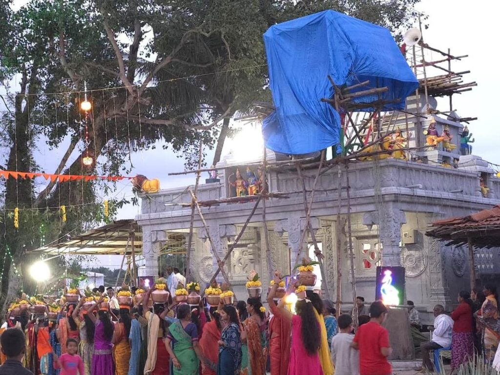 ಹೆಗ್ಗಡಹಳ್ಳಿ ಗ್ರಾಮದಲ್ಲಿ ಶ್ರೀ ಆಂಜನೇಯ ಸ್ವಾಮಿ ದೇವಾಲಯ ಉದ್ಘಾಟನಾ ವೈಭವ