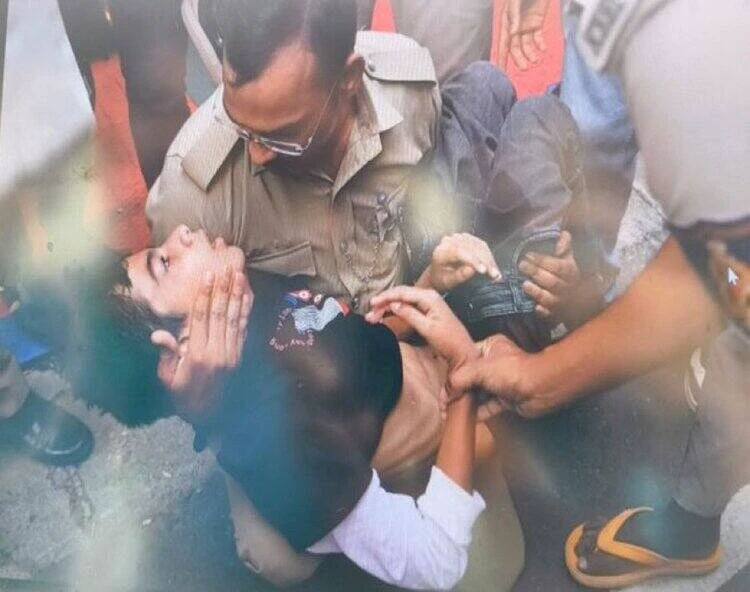 8958b0ddc2fa52d9649ac4c2365fb0bef38aacf2c9cbc9bfe8fd26a4844bf16f