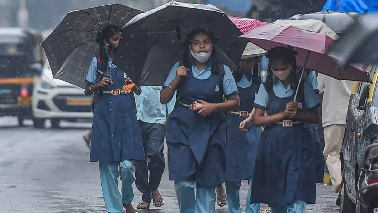 Essential-Tips-for-Parents_-Sending-Kids-to-School-During-Rainy-Season-in-Karnataka