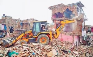 ಚಂಡೀಗಢ ದೇಶದ ಮೊದಲ ಕೊಳೆಗೇರಿ ಮುಕ್ತ ನಗರವಾಗಿ ಗುರುತಿಸಿಕೊಂಡಿದ್ದು, ಕೊನೆಯ ಕೊಳೆಗೇರಿಯನ್ನೂ ತೆರವುಗೊಳಿಸಿ ಸಾವಿರಾರು ಕುಟುಂಬಗಳಿಗೆ ಉತ್ತಮ ವಸತಿ ಮತ್ತು ಸೌಲಭ್ಯ ಒದಗಿಸಿದೆ.