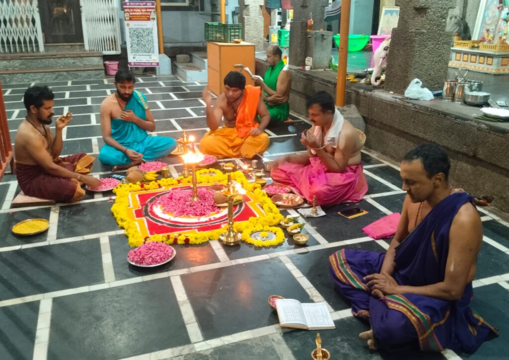 ರಾಮನಾಥಪುರದ ಪ್ರಸನ್ನ ಶ್ರೀ ಸುಬ್ರಹ್ಮಣ್ಯಸ್ವಾಮಿ ದೇವಾಲಯದಲ್ಲಿ ದುರ್ಗ ನಮಸ್ಕಾರ ಪೂಜೆ