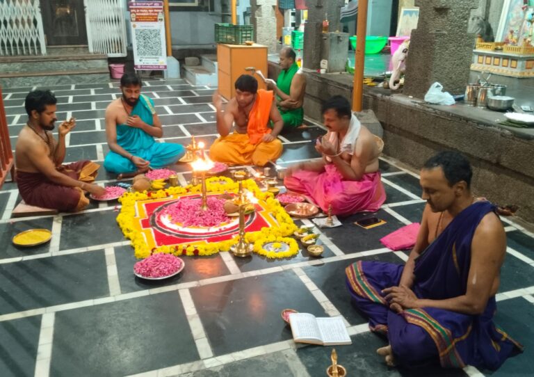 ರಾಮನಾಥಪುರದ ಪ್ರಸನ್ನ ಶ್ರೀ ಸುಬ್ರಹ್ಮಣ್ಯಸ್ವಾಮಿ ದೇವಾಲಯದಲ್ಲಿ ದುರ್ಗ ನಮಸ್ಕಾರ ಪೂಜೆ