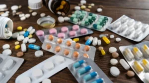 important-antibiotics-and-antibacterial-drug-combinations-suce-600x338